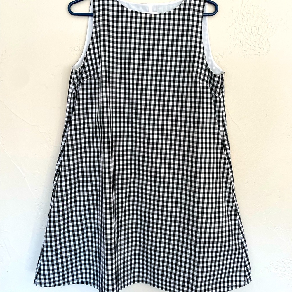 Vineyard Vines black and white gingham swing dress size 8